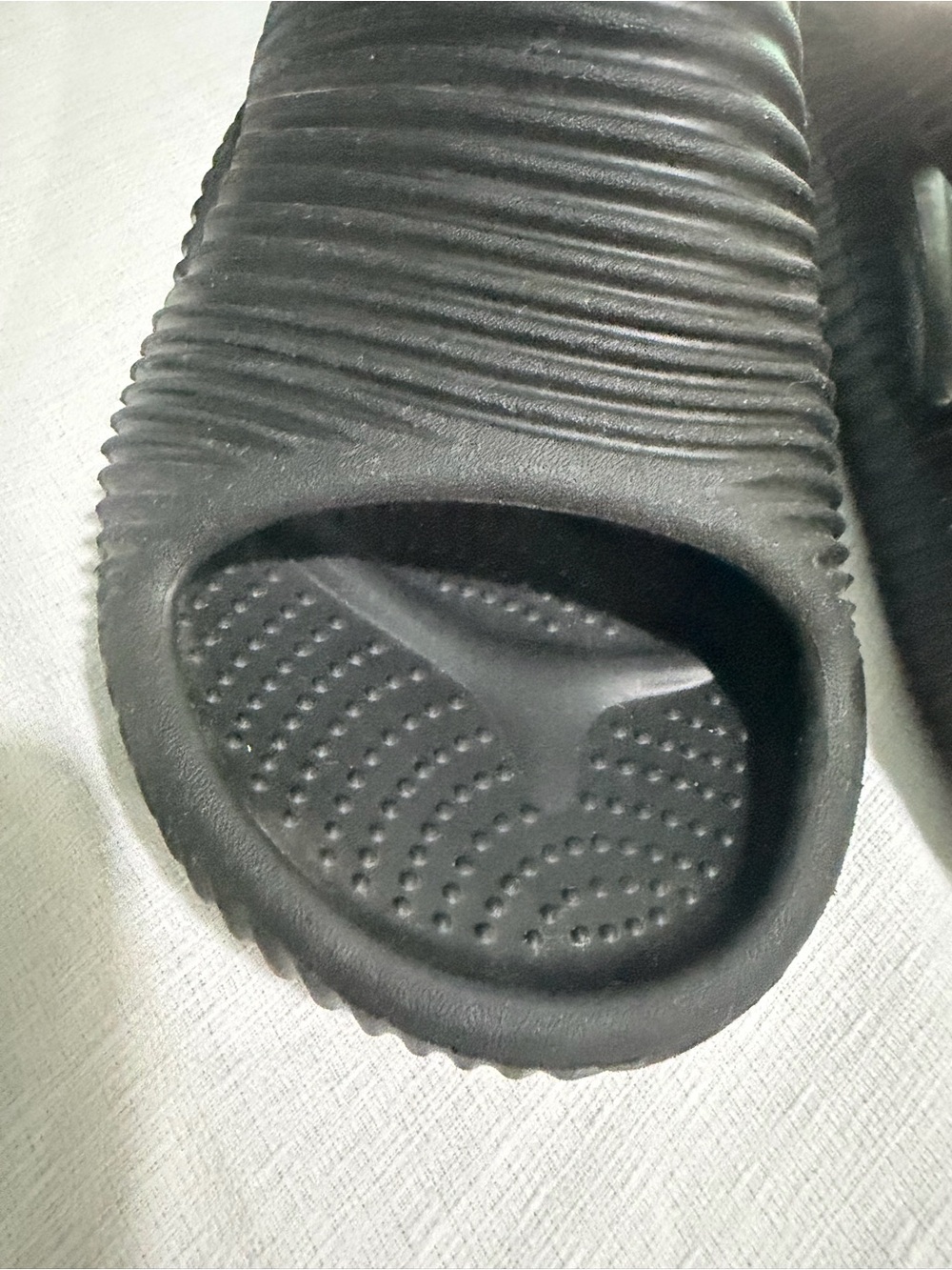 CROCS mellow tide recovery Men’s Black Ribbed Slide Sandals sz9 casual longwear - Picture 2 of 8